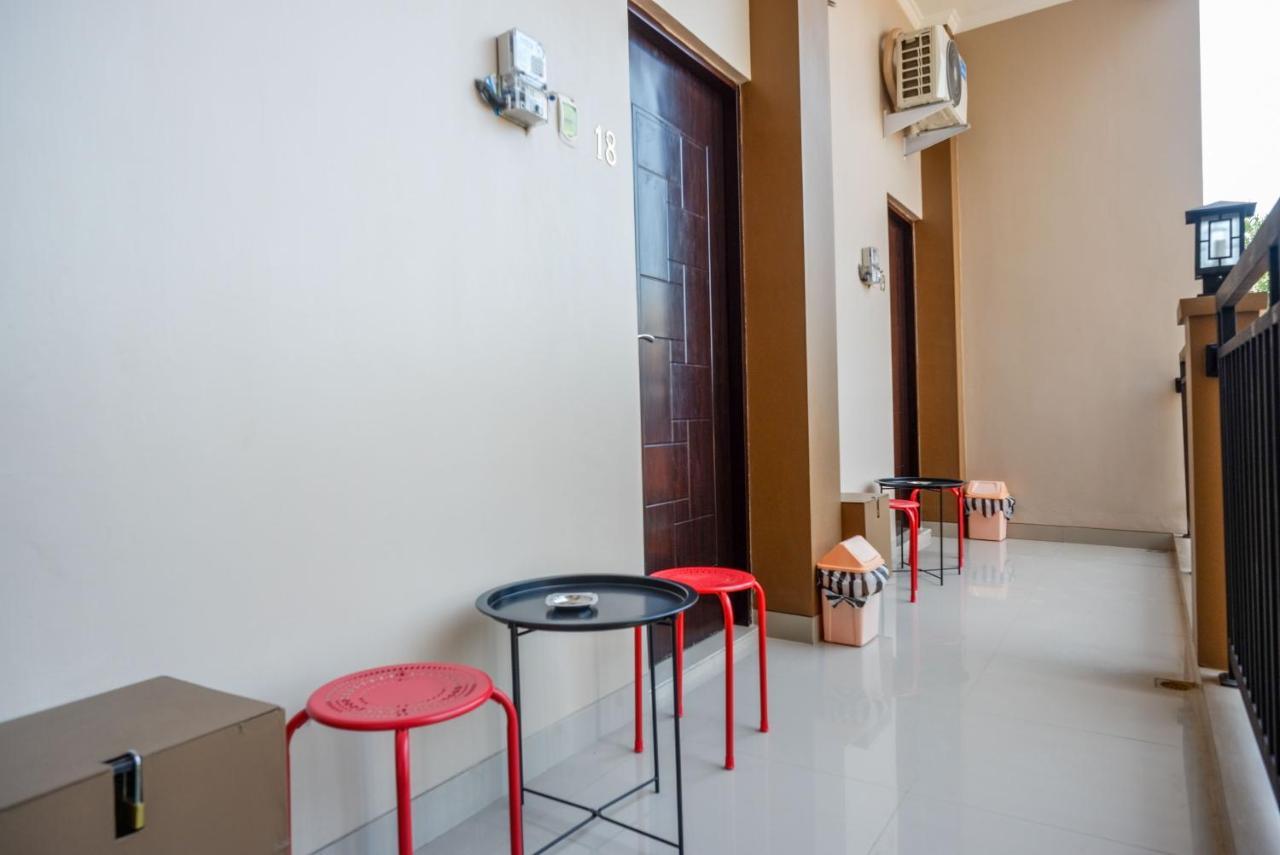 Urbanview Hotel Near Alun Alun Tegal Тегал Экстерьер фото